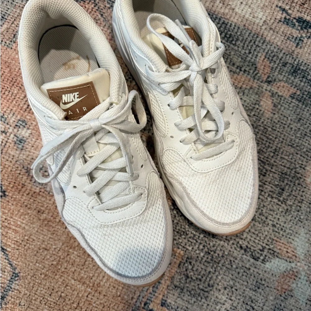 Nike Air Max, size 9.5. White. Good used condition! - Picture 4 of 5